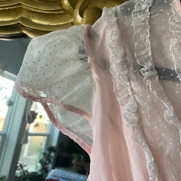 Elegant Pink vintage lace sheer Nightgown size small / medium - Picture 5 of 6